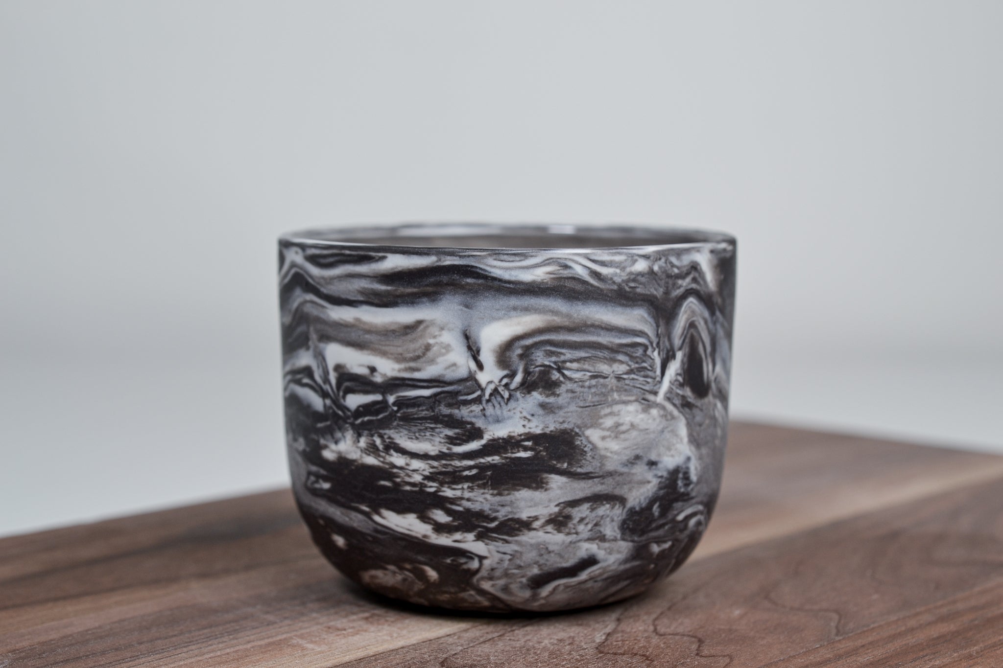 Flow - kávový hrnek - hořká čokoláda - 190 ml