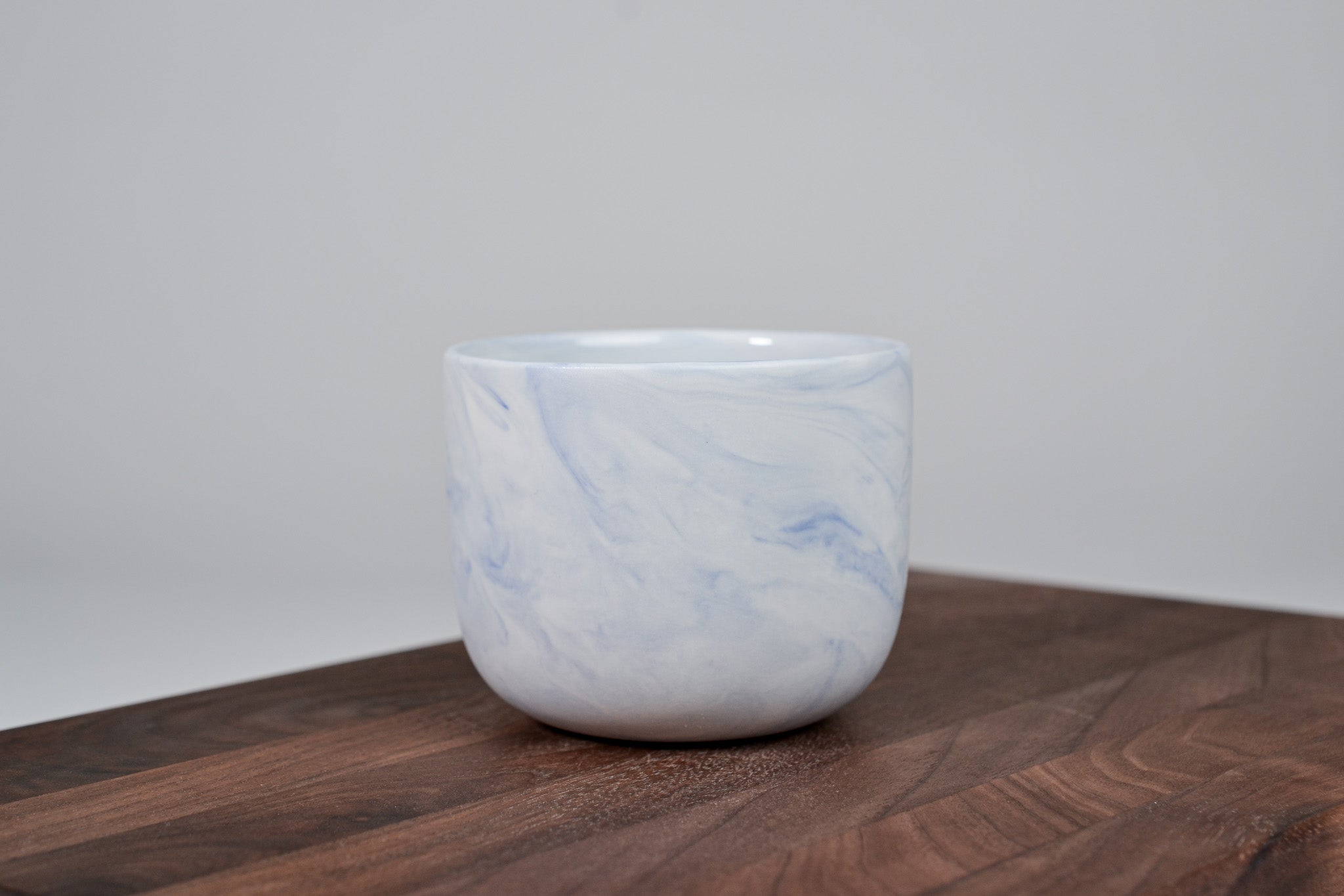 Kávový hrnek z porcelánu - Flow - modrý - 200 ml