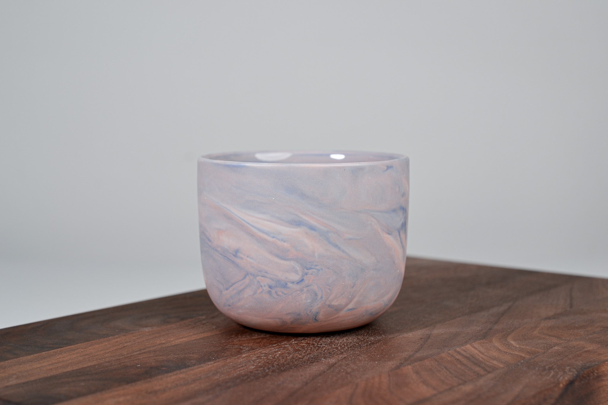 Kávový hrnek z porcelánu - Flow - červánkový - 200 ml