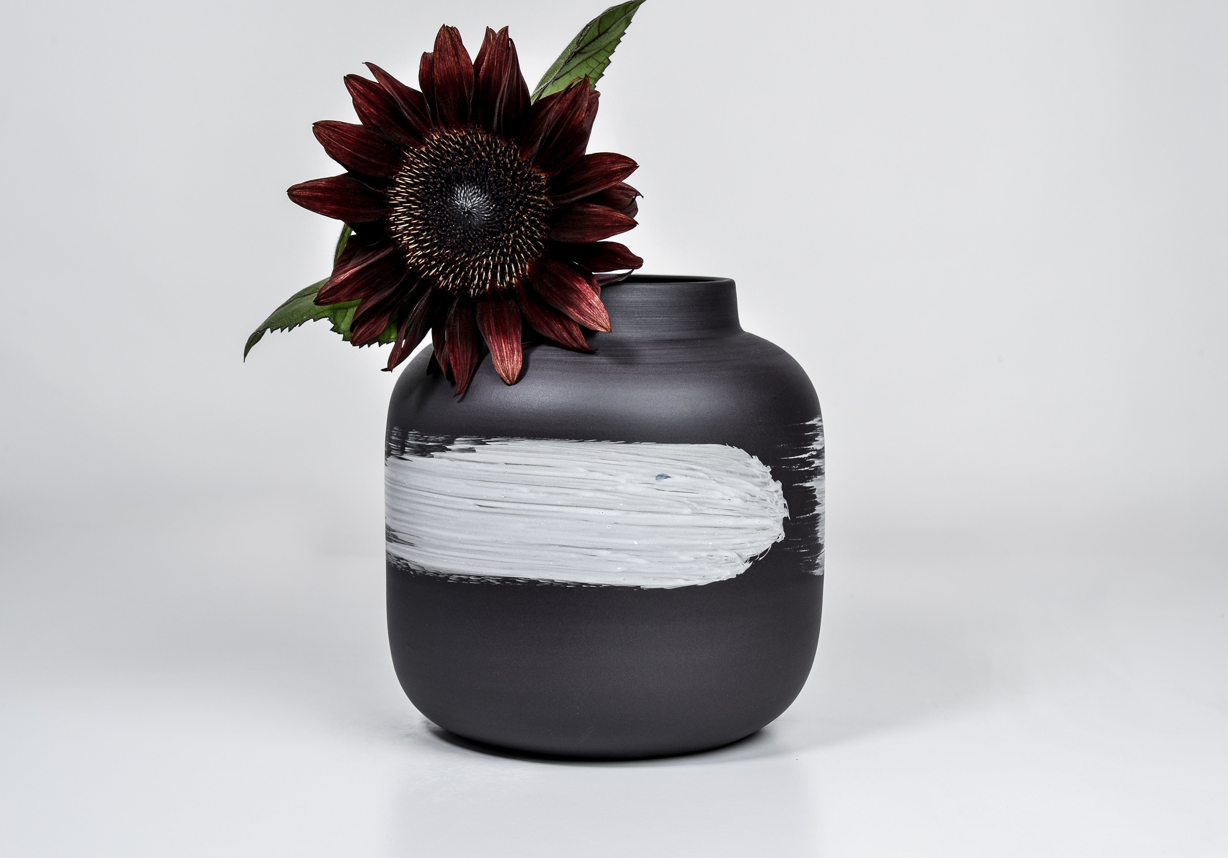 Simple vase, black porcelain with white line