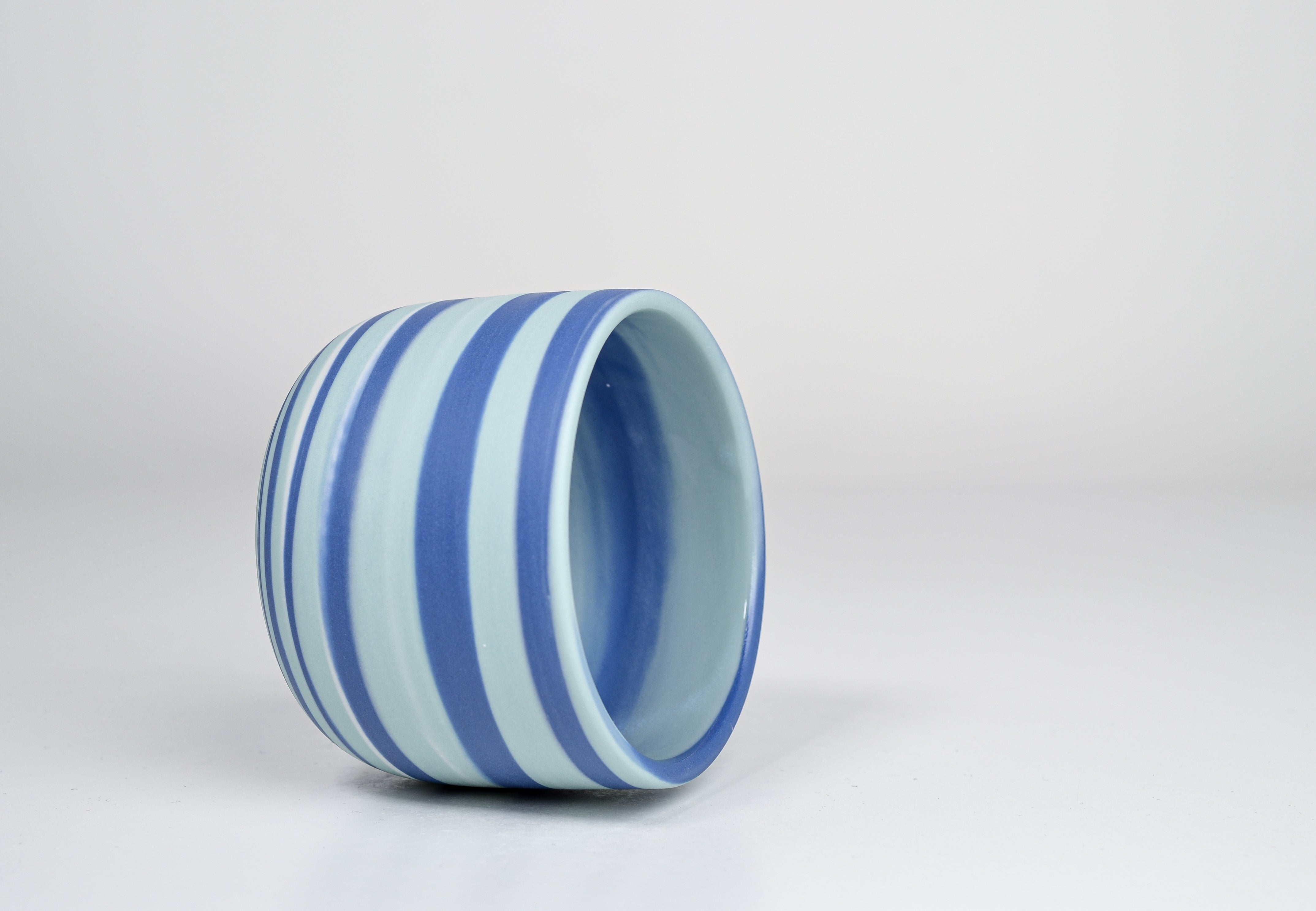 Let it flow. Porcelain cup. 190ml