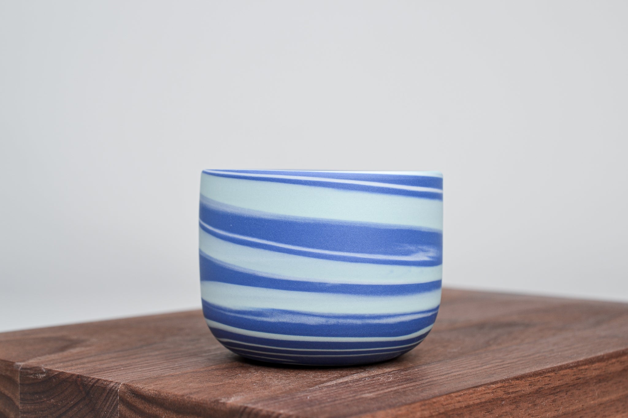 Let it flow. Porcelain cup. 190 ml