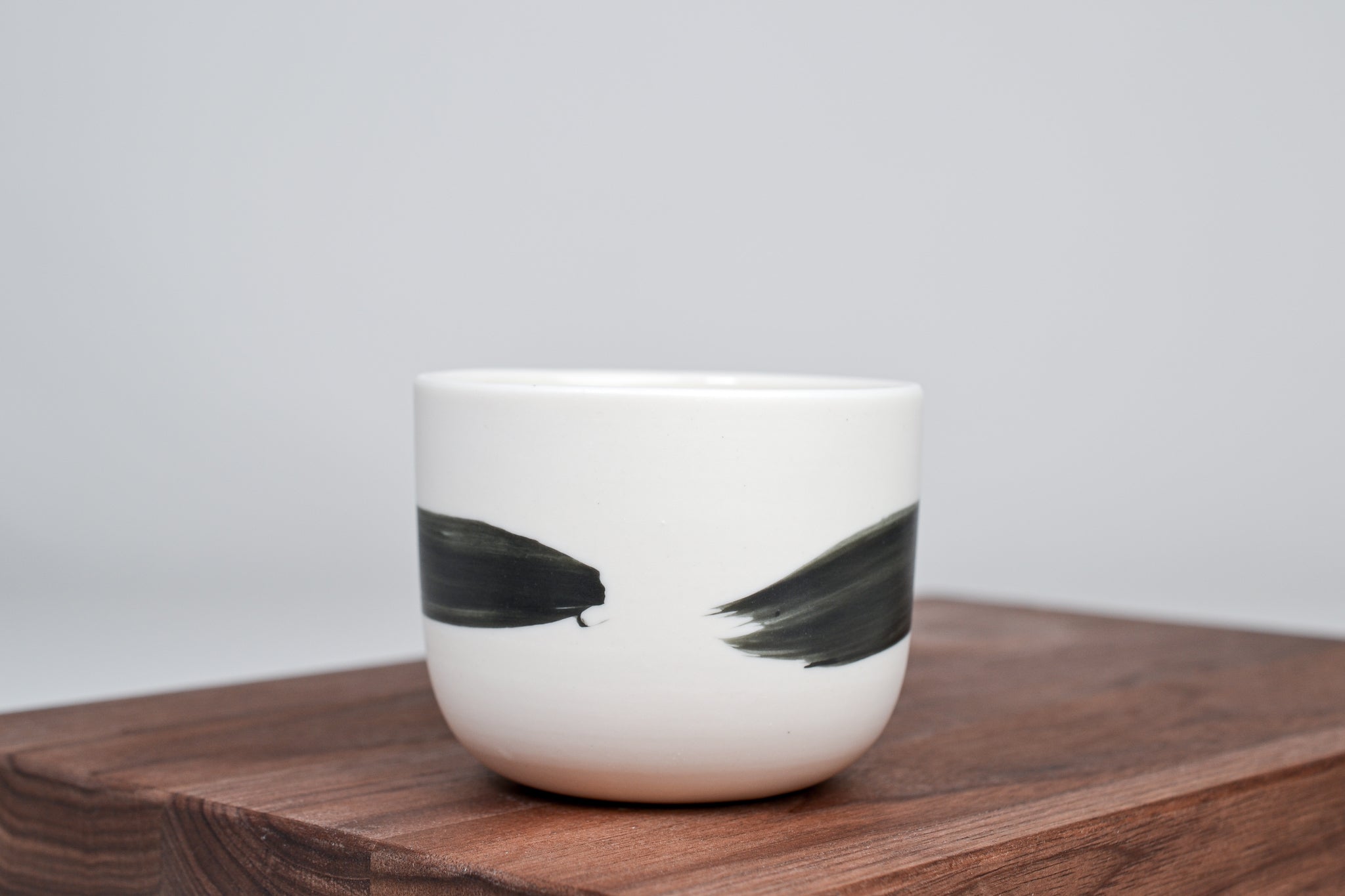 Černá linka - Minimalistický kávový hrnek - 200 ml