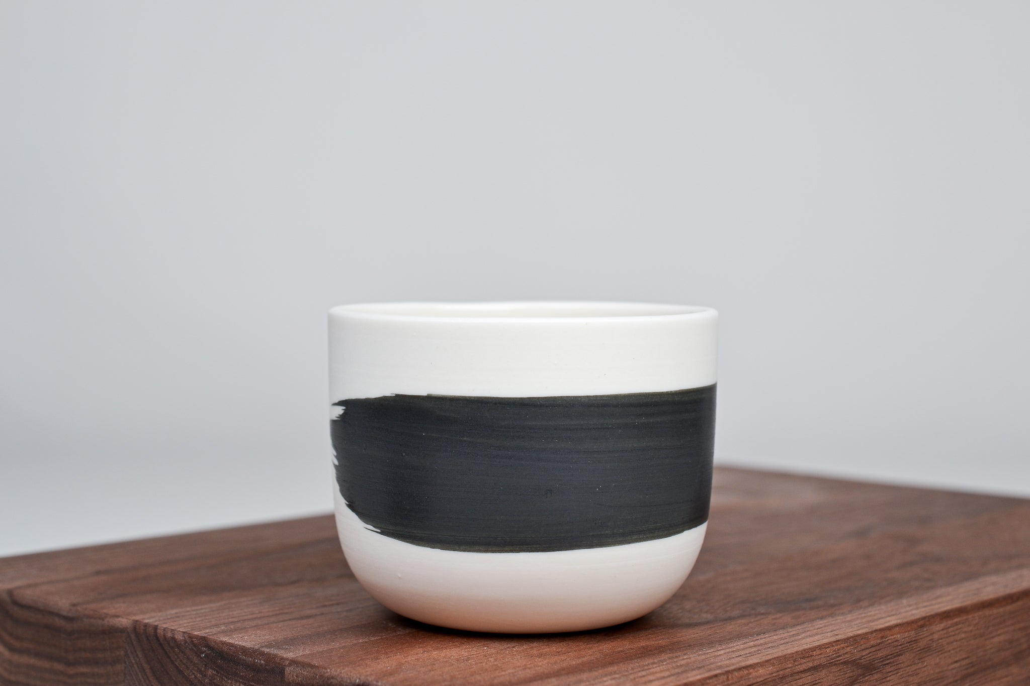 Černá linka - Minimalistický kávový hrnek - 200 ml