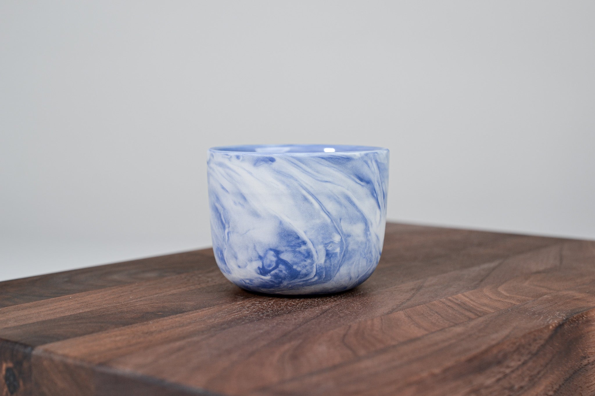Kávový hrnek z porcelánu - Flow - 100 ml - modrý porcelán