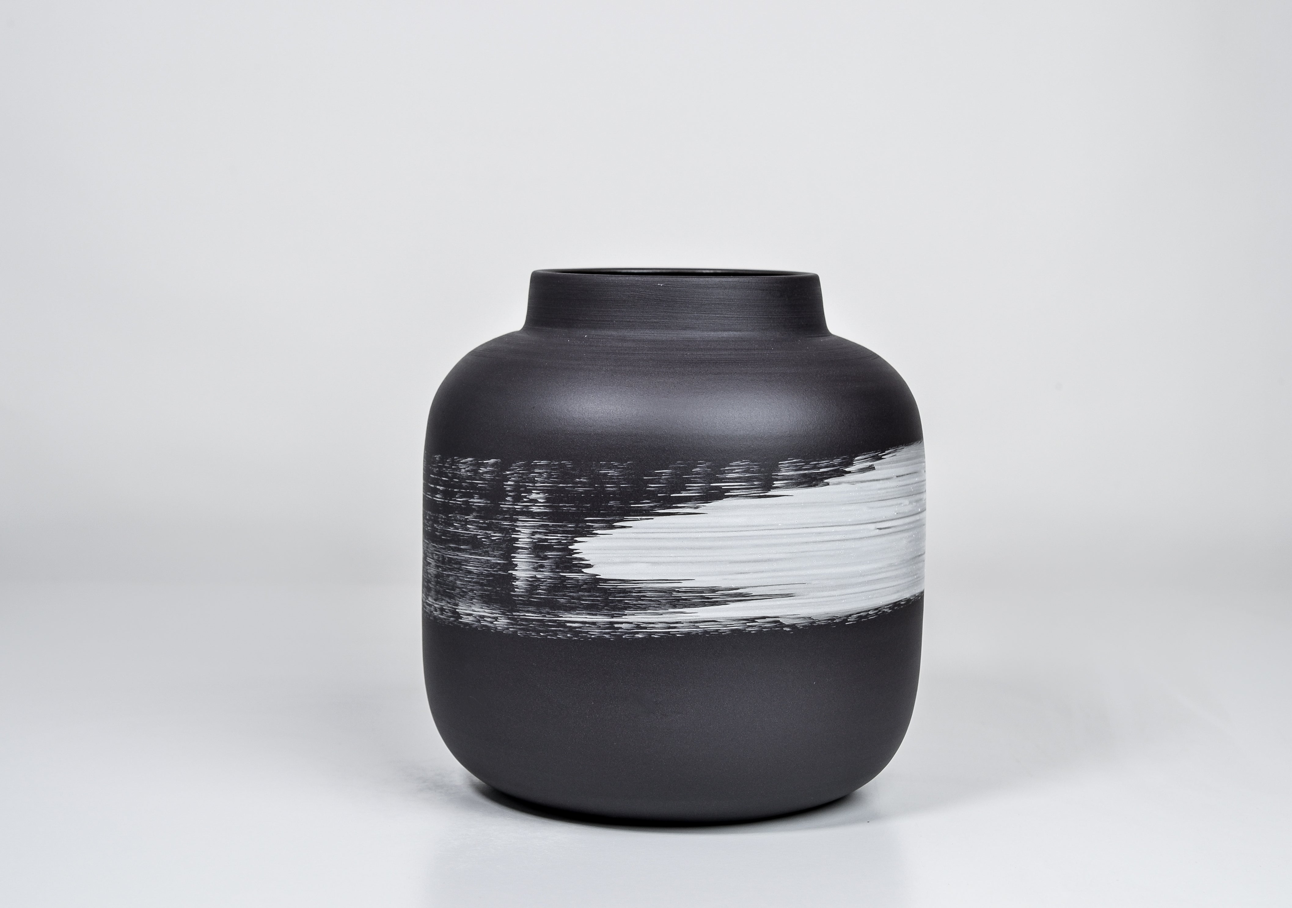 Simple vase, black porcelain with white line