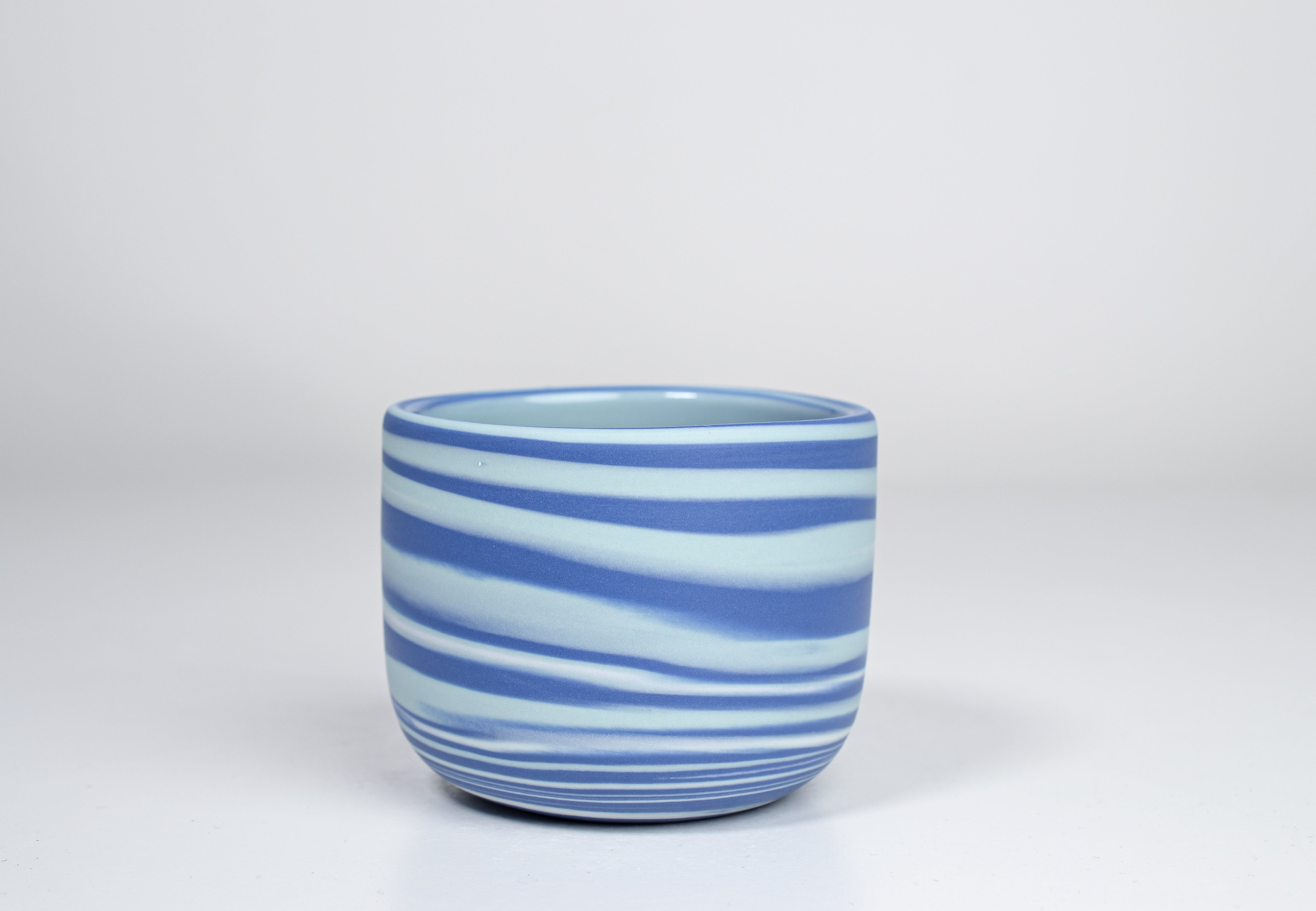 Let it flow. Porcelain cup. 190ml