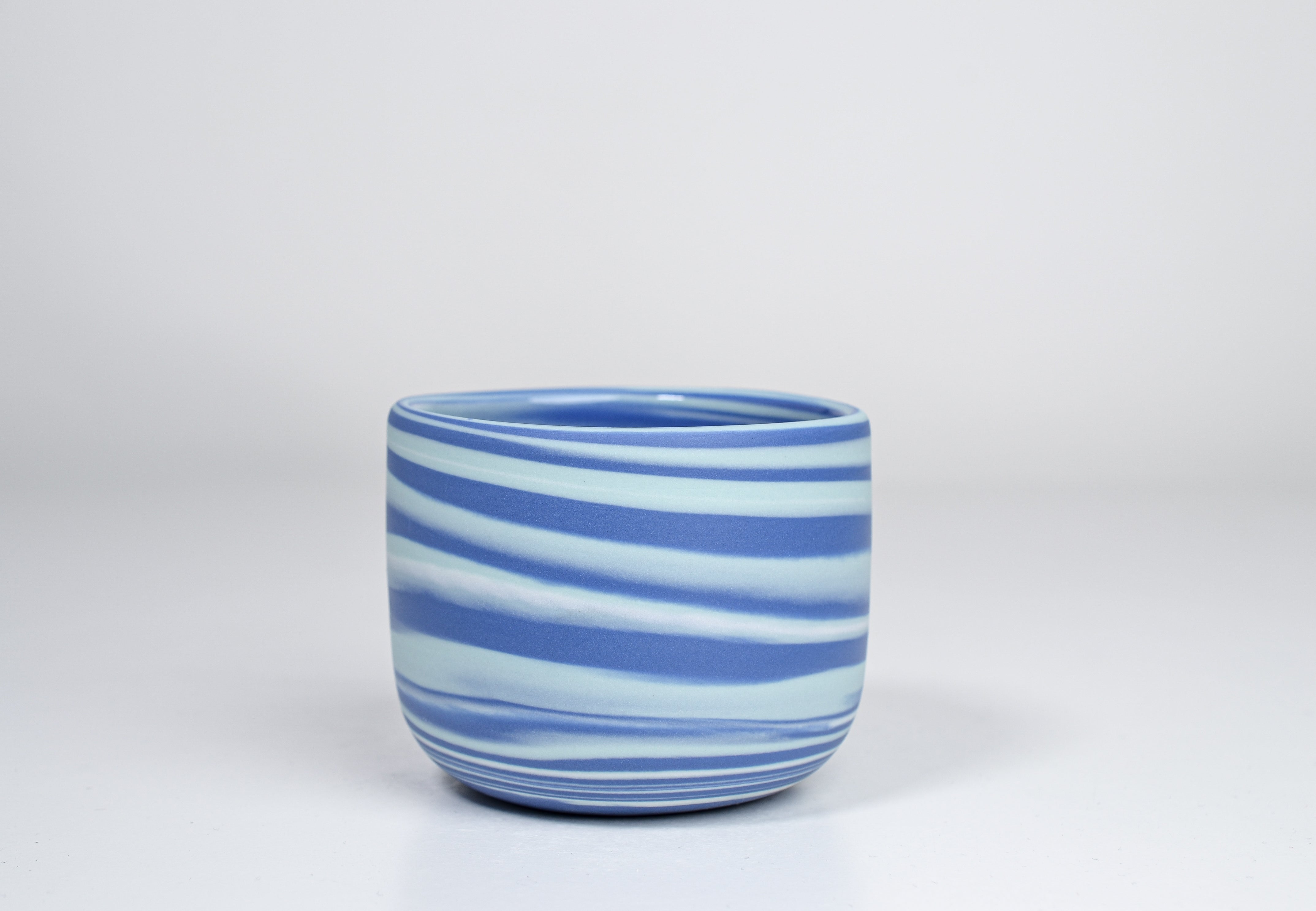 Let it flow. Porcelain cup. 190ml