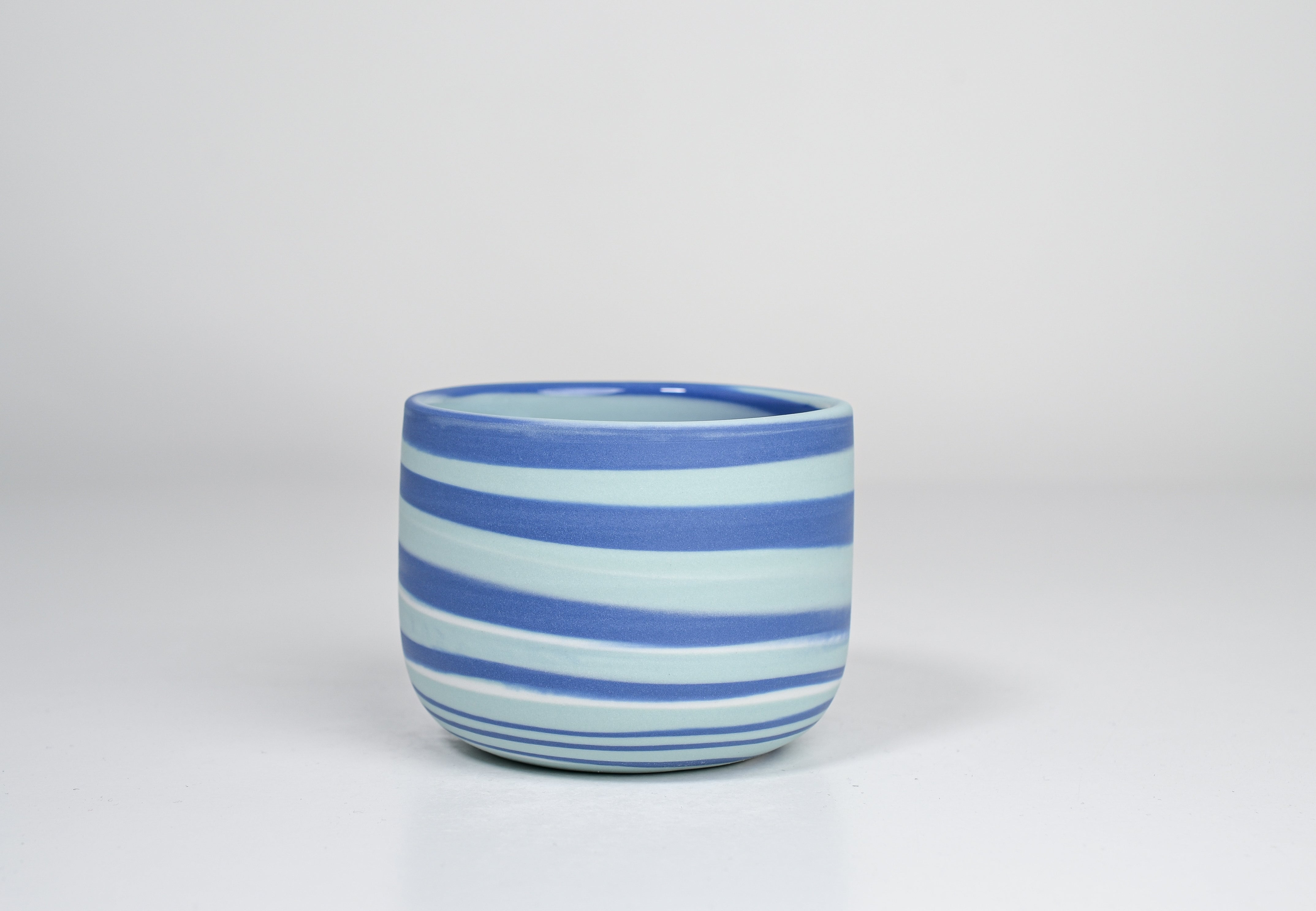 Let it flow. Porcelain cup. 190ml