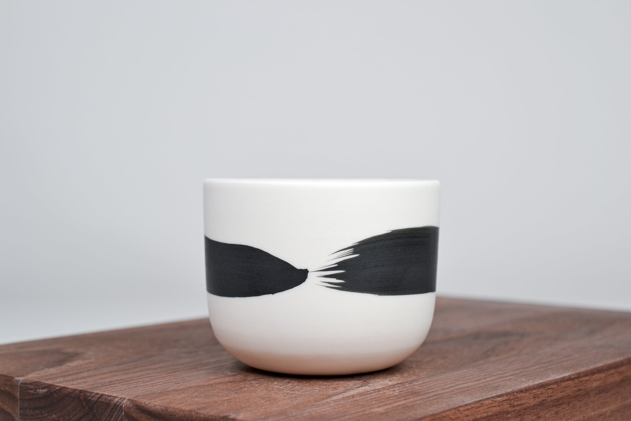 Černá linka - Jednoduchý kávový hrnek - 200 ml