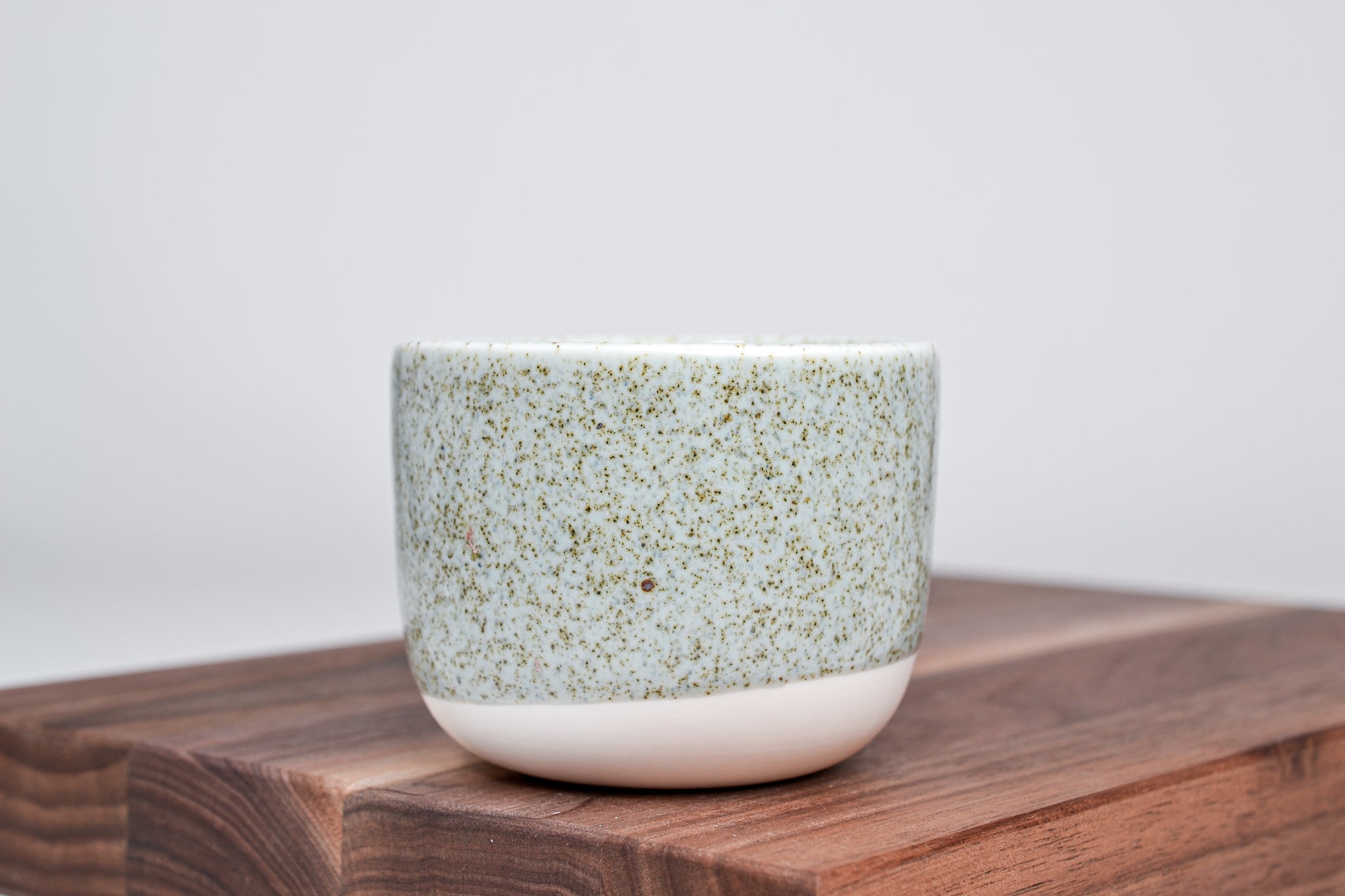 Jednoduchý kávový  šálek - Letní tráva