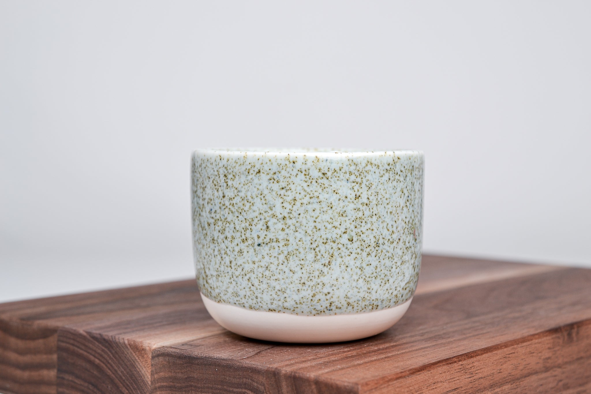 Jednoduchý kávový  šálek - Letní tráva