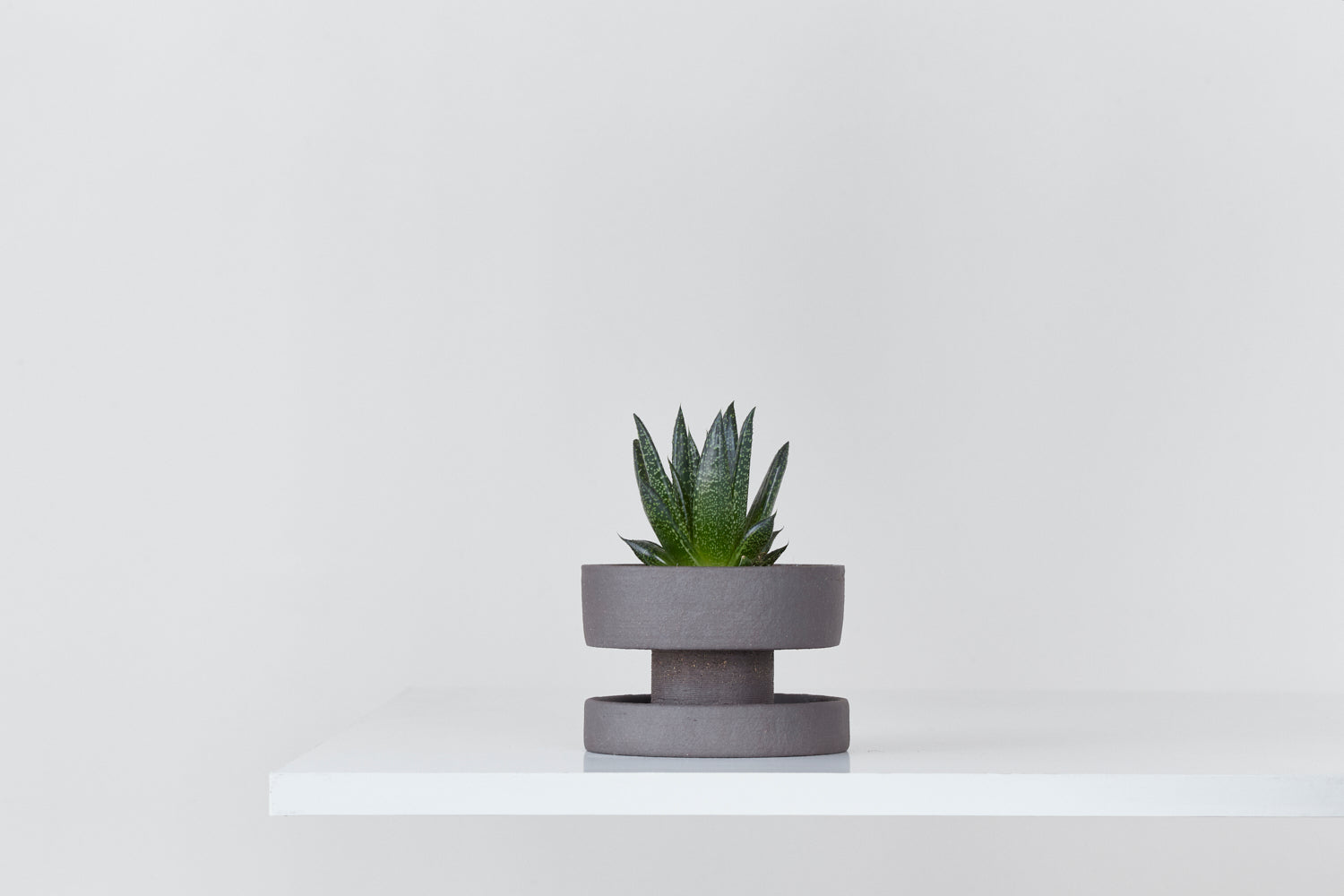 Flower pot - dark brown