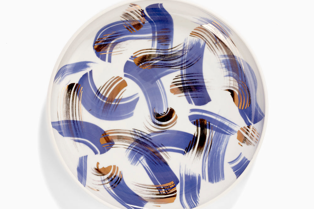 Porcelánové talíře s kobaltem a zlatem