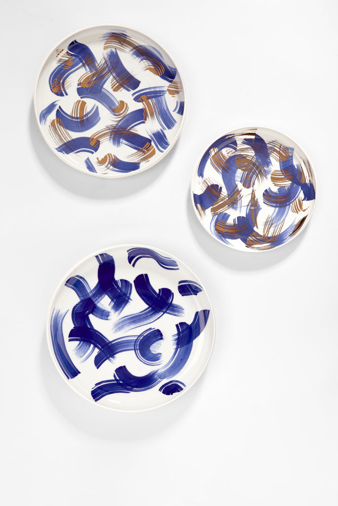 Porcelánové talíře s kobaltem a zlatem